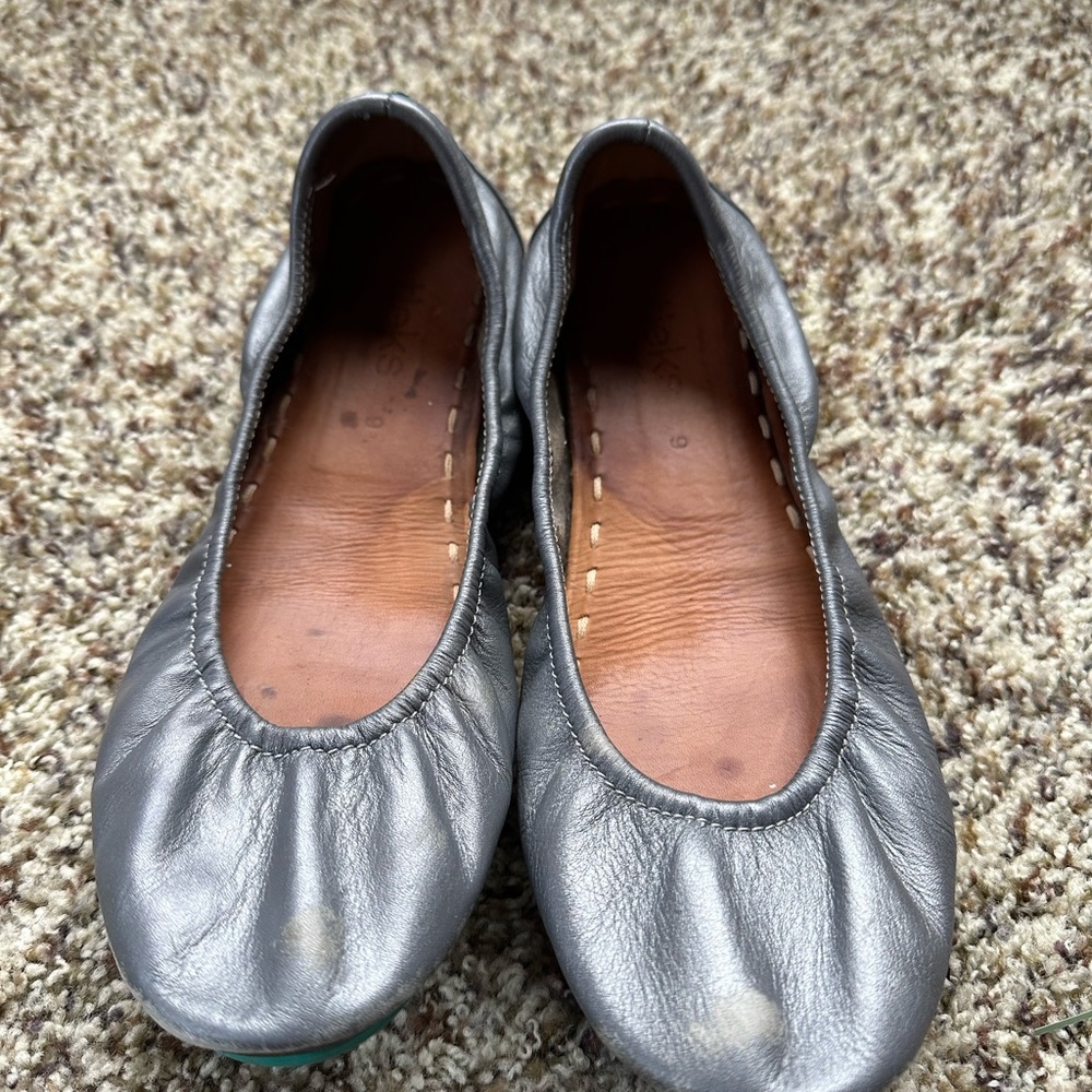 Metallic pewter tieks used condition size 9